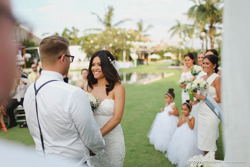 Axioo: That Sunshiny Retro Vibe